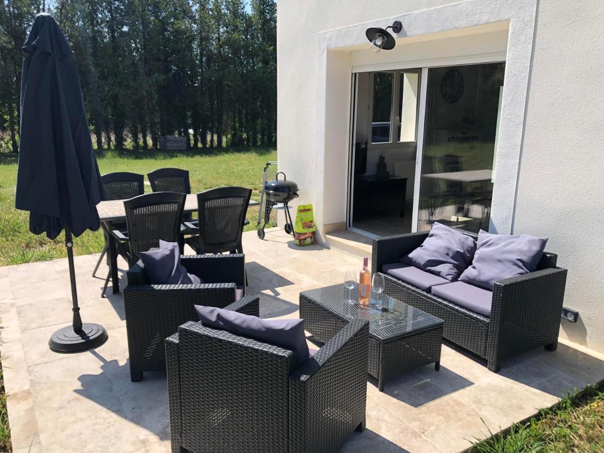 Gite De Charme En Provence Villa Monteux Exterior photo