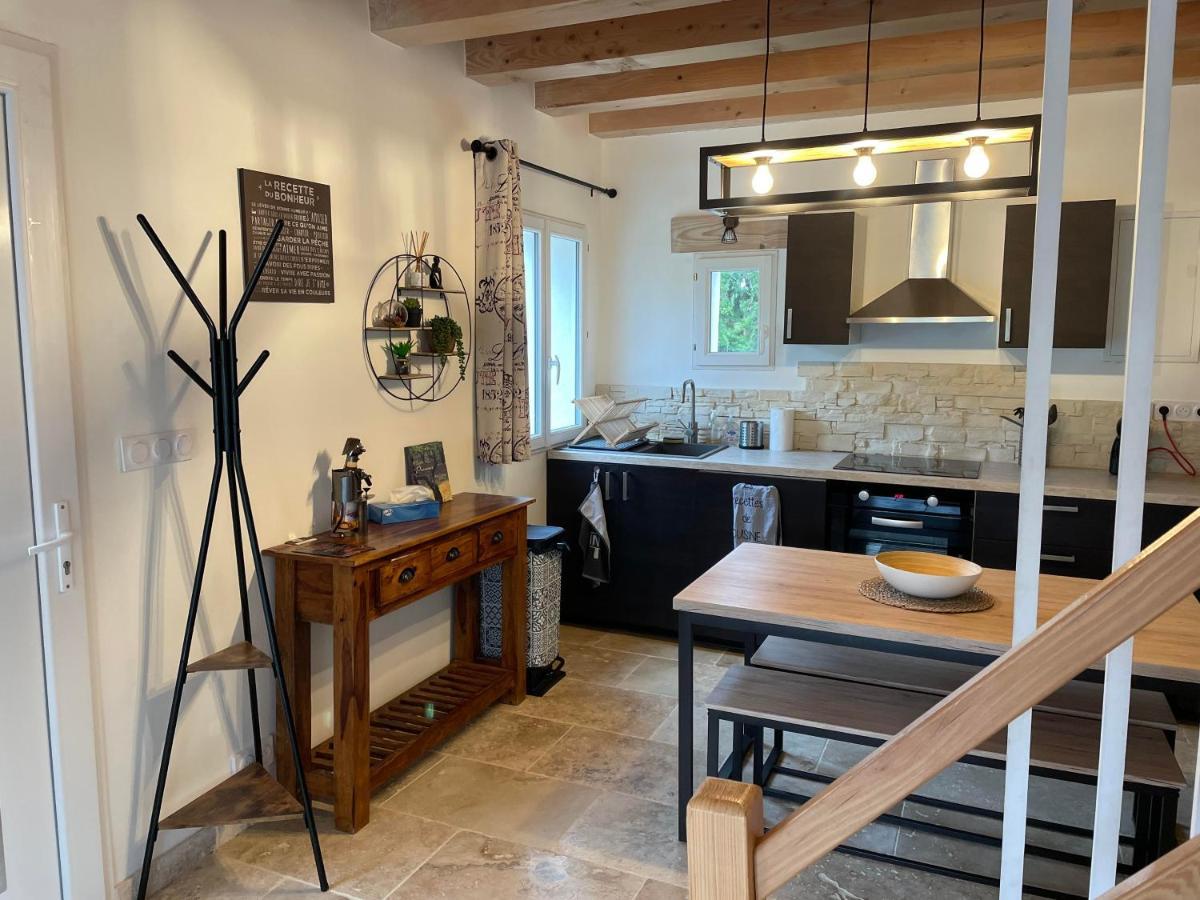 Gite De Charme En Provence Villa Monteux Exterior photo